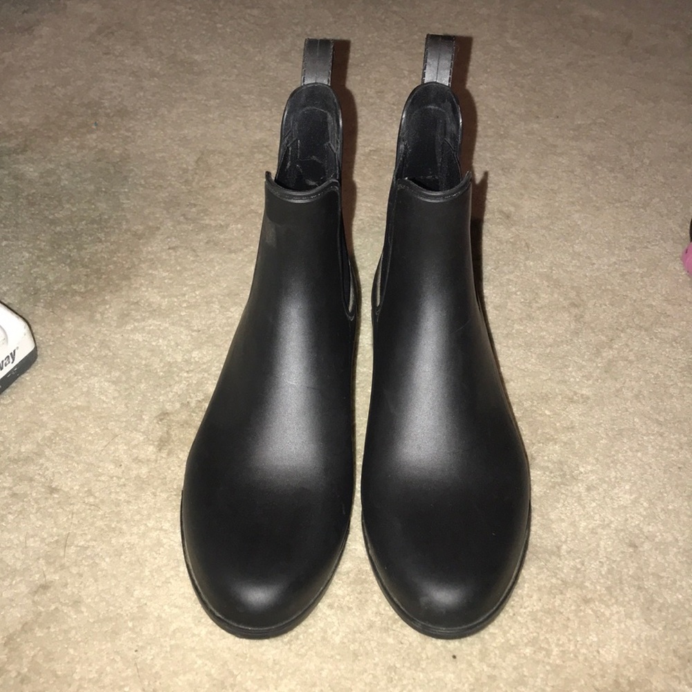 Merona Rain Boots. Size 8. NWOT.